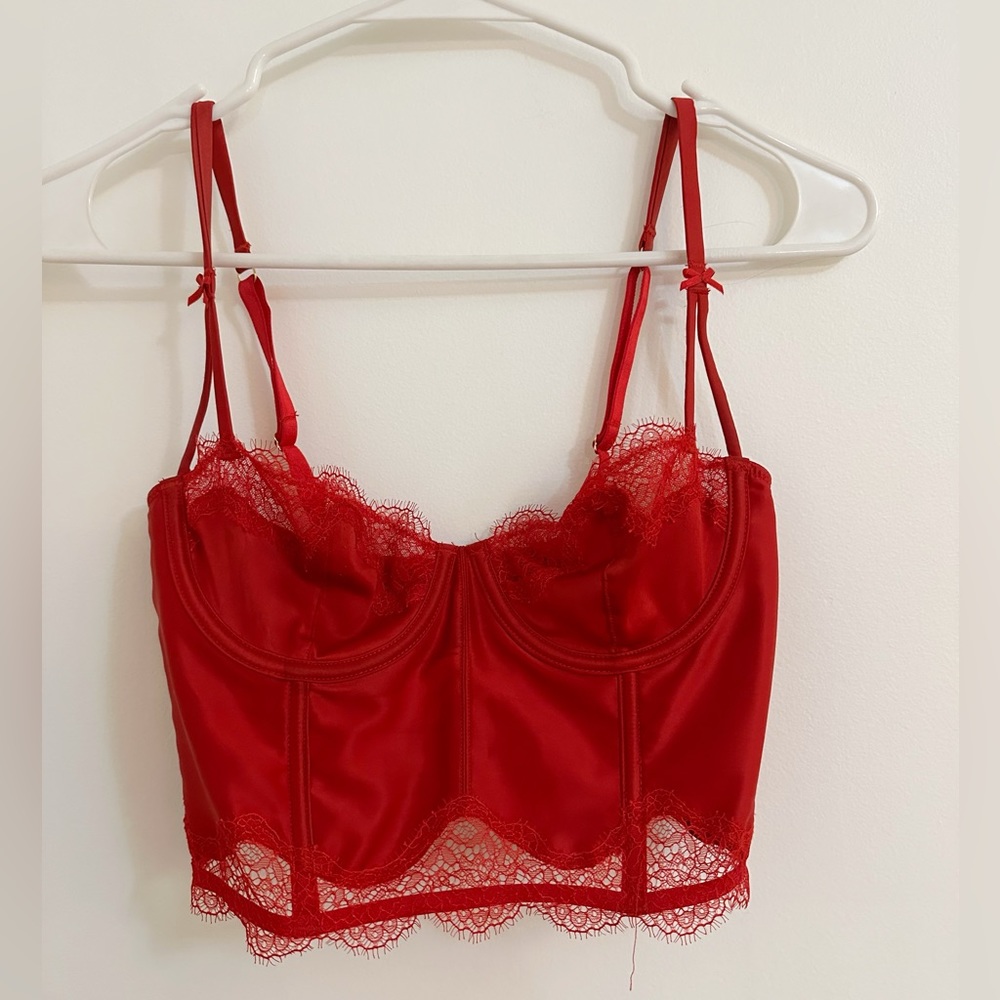 Victoria’s Secret red bustier / corset size 32C satin red material w lace